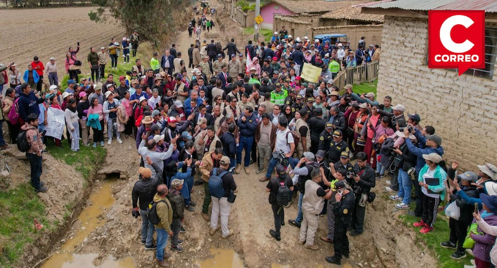 Junín: President Jerí attends to the protest and offers to reactivate work on the JU-103 highway