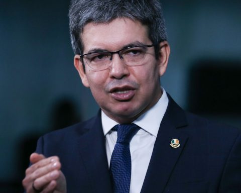 Labeling factions as terrorists does not combat crime, says Randolfe