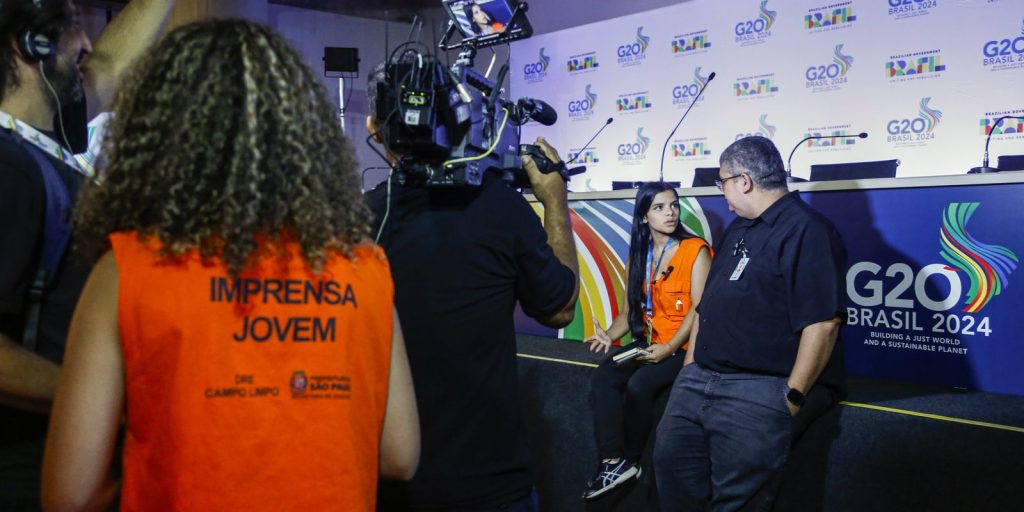 Learning vacancies at work remain high and reach 710 thousand