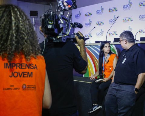 Learning vacancies at work remain high and reach 710 thousand