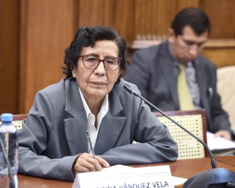 Lucinda Vásquez: They begin an investigation into the sale of tests for teacher promotion
