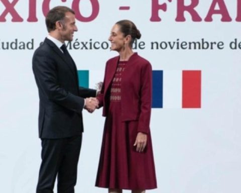 Macron invites Sheinbaum to visit France in 2026