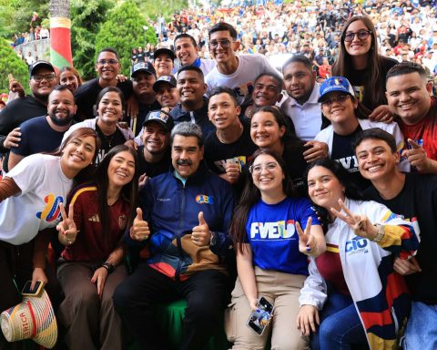 Maduro: the student movement today is more revitalized than ever