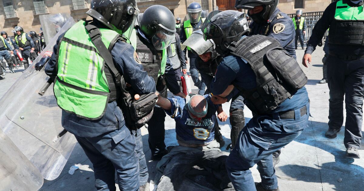 March 15N leaves 120 injured and 40 detained, CDMX reports