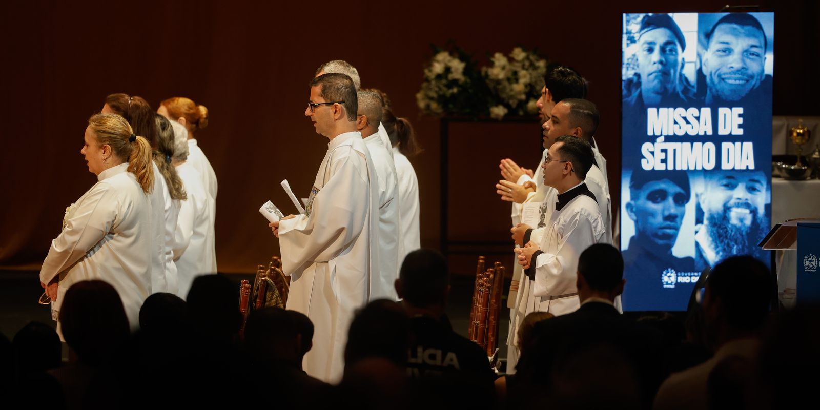 Mass on the 7th day honors police officers killed during operations in Rio