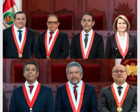 Members of the TC raise their salaries to S/42,717.20 per month starting in December