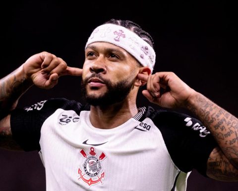 Memphis Depay invents a great goal that decides the São Paulo classic