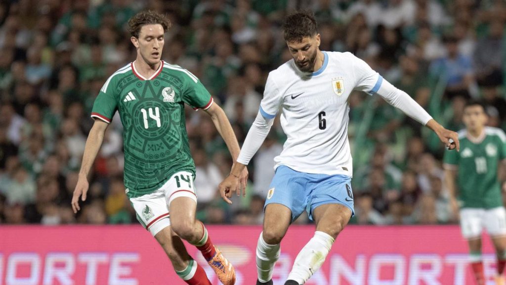 Mexico and Uruguay draw without goals
