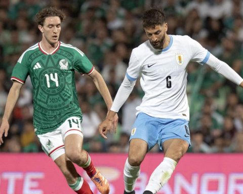 Mexico and Uruguay draw without goals