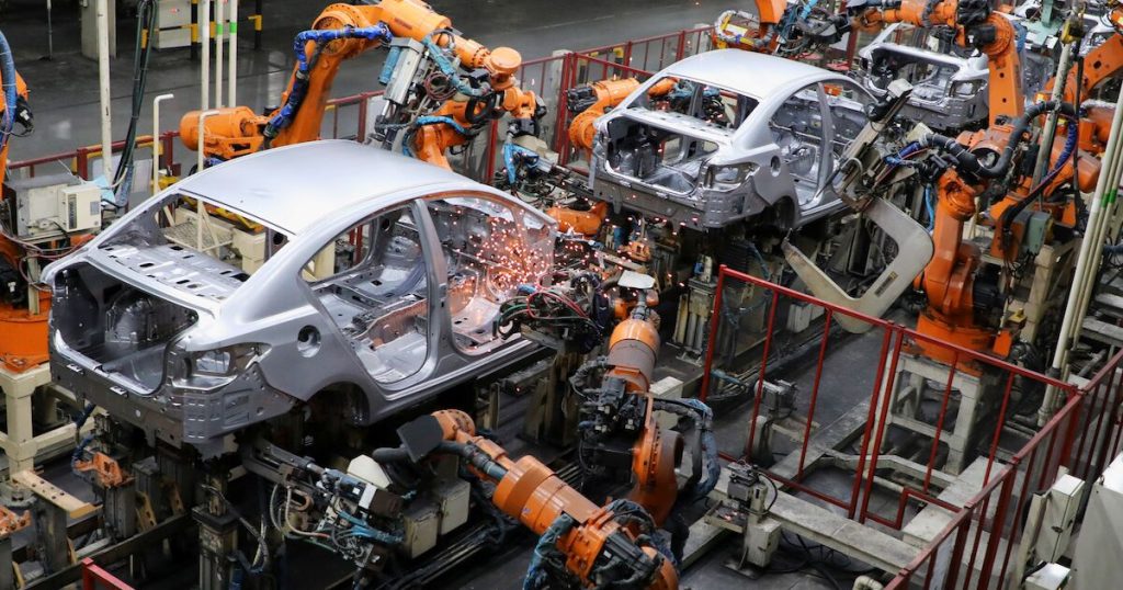 Mexico's economic activity falls 0.6% in September, reports Inegi