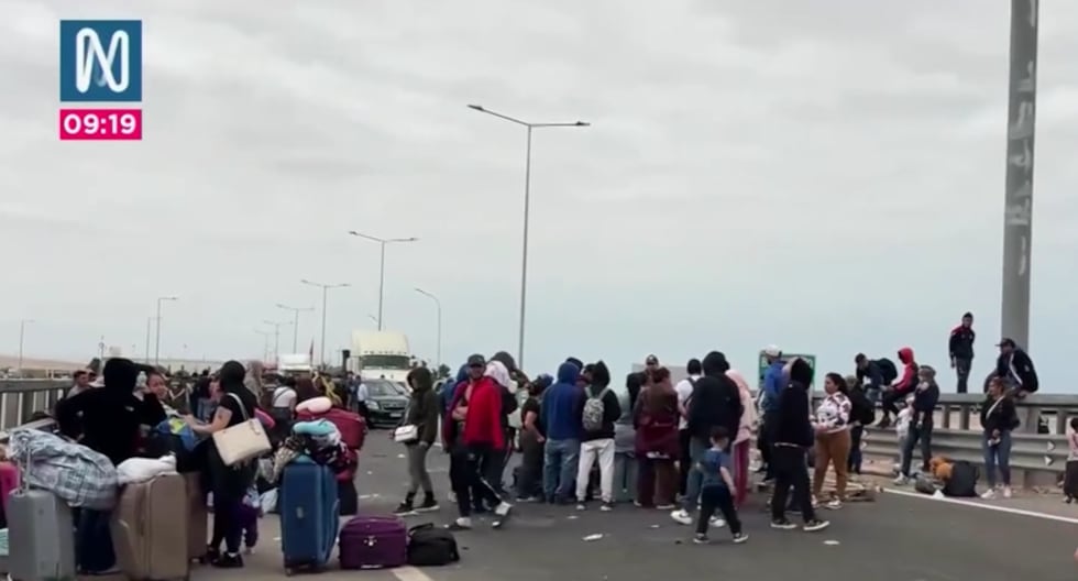 Migrants without documents block the Tacna-Arica crossing and paralyze border traffic
