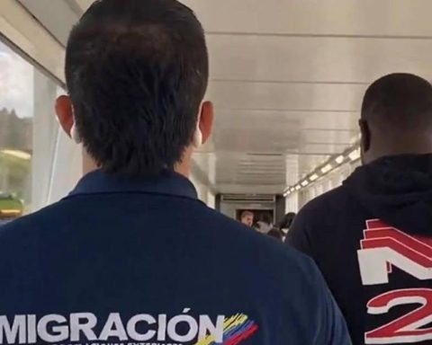 Migration Colombia has denied the entry of 230 foreigners in Cartagena during 2025