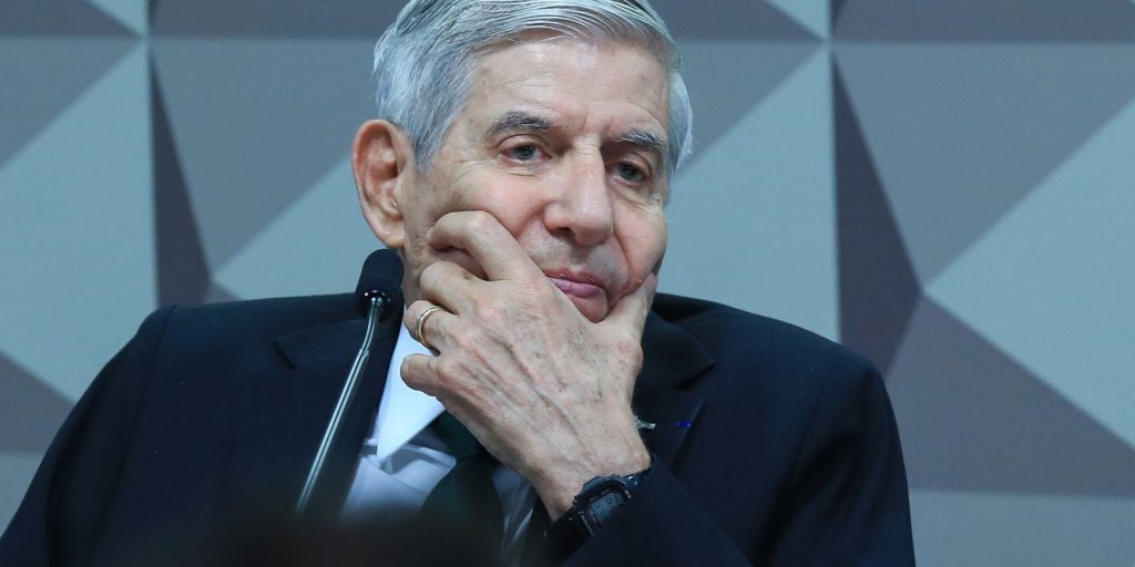 Moraes asks for proof of Augusto Heleno’s clinical history