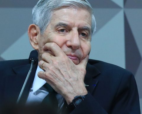 Moraes asks for proof of Augusto Heleno’s clinical history