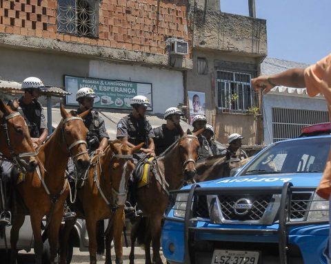 Moraes receives demands from social movements in ADPF das Favelas