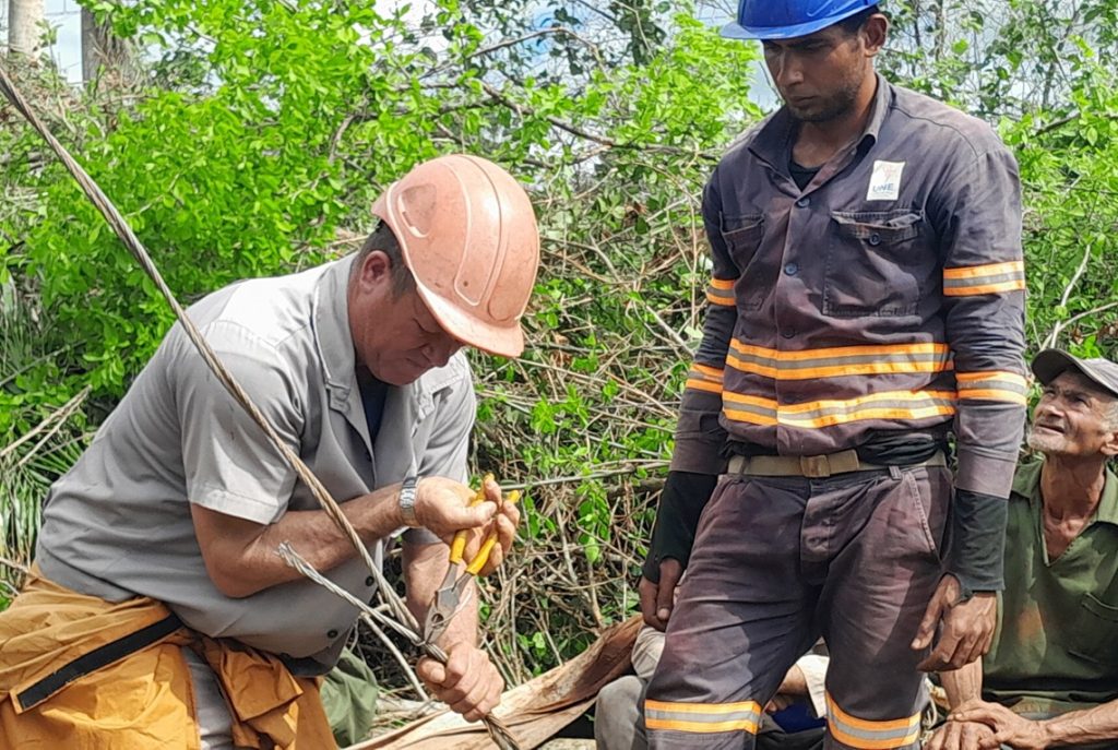 More than half a million Cubans are still without electricity service since the scourge of Hurricane Melissa