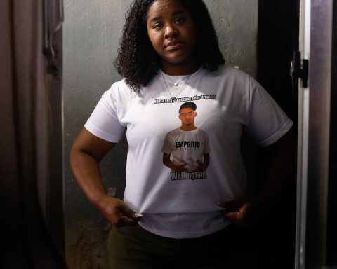 Mother denounces execution in operation and demands policies for youth