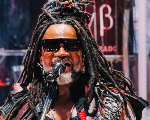 National Radio special revisits Carlinhos Brown's career