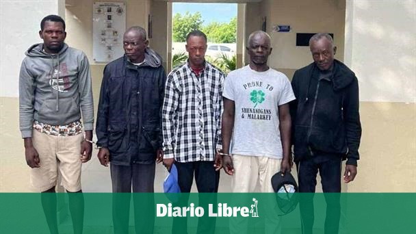 Navy detains five Haitians for illegal fishing