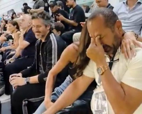 Neymar's father, in tears in the stands after what his son does on the field!