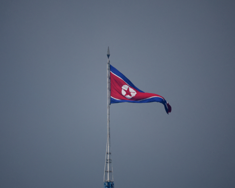 North Korea announces actions "more offensive" after the launch of a new missile