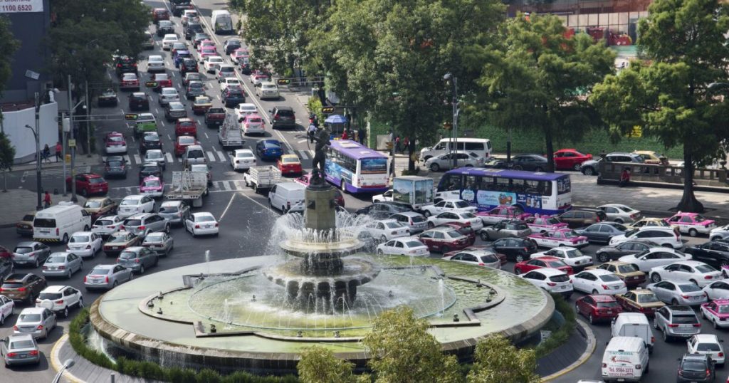 Not Circulating Today, Friday, November 21, 2025: cars that will not be able to leave in CDMX and Edomex