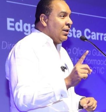 Edgar Batista, durante el anuncio.  AGENCIA FOTO