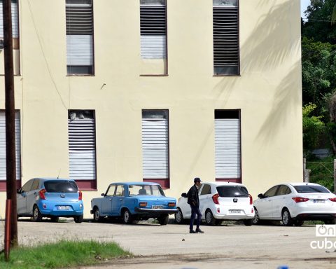 Official silence and expectation regarding the espionage trial of Alejandro Gil