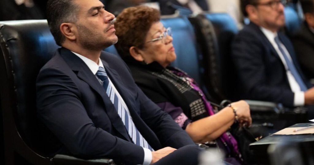 Officials close to Harfuch remain in charge of FEMDO and AIC in the FGR of Godoy