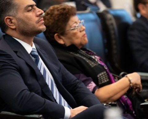 Officials close to Harfuch remain in charge of FEMDO and AIC in the FGR of Godoy