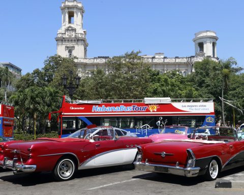 One million Canadian tourists to cushion the decline in Cuban tourism