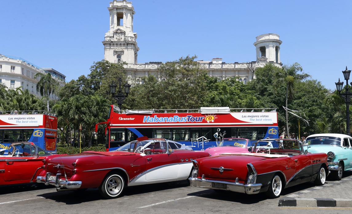 One million Canadian tourists to cushion the decline in Cuban tourism