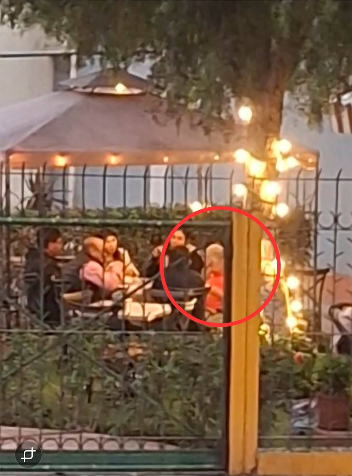 Óscar Acuña received a call that warned of his arrest when he was at an APP location