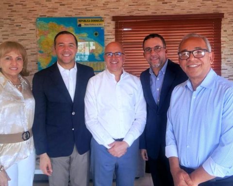 PLD Commission continues meetings with presidential candidates to define protocol