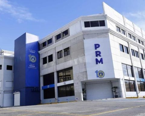 Aspirantes presidenciales del PRM guardan silencio ante crisis y ataques opositores al Gobierno de Abinader