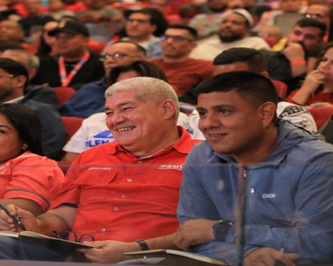 PSUV evaluates simplifying the structure of the National Directorate to seven secretariats