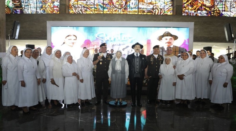 padrino-lopez-pueblo-amante-paz-asedio-imperial