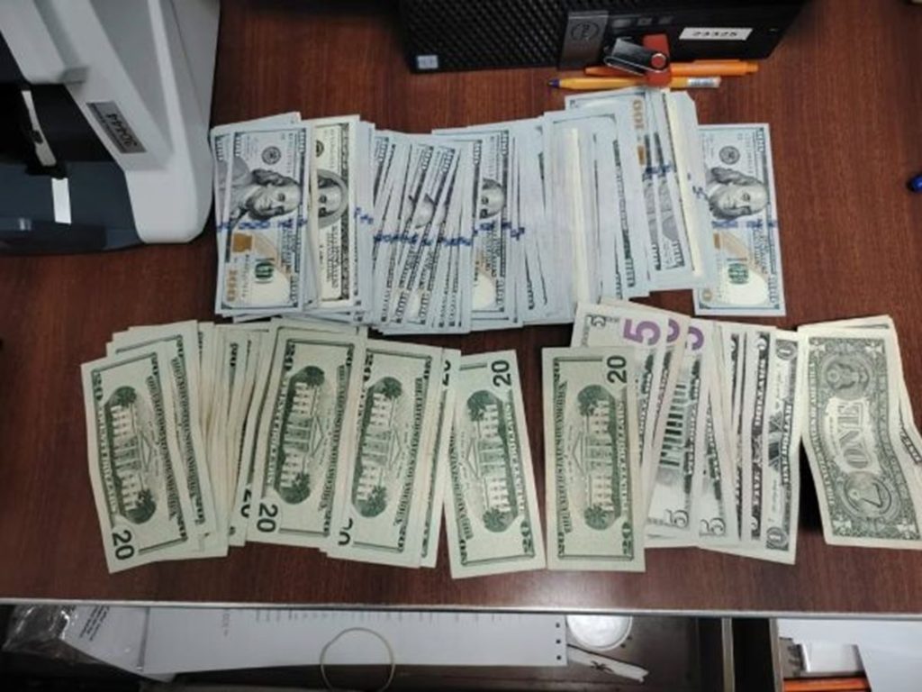 Panama retains more than 151 thousand dollars from travelers from Havana “for not declaring them”