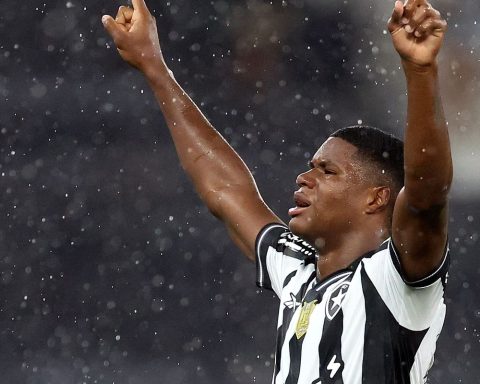 Panamanian José Kadir leads Botafogo to victory in the Brazilian Championship