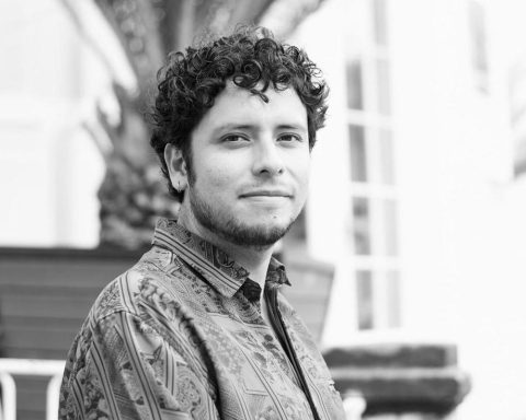 Paolo Tizón: "It seems to me a cultural phenomenon that 'Vino la noche' and 'Chavín de Huantar' coincide on the billboard"