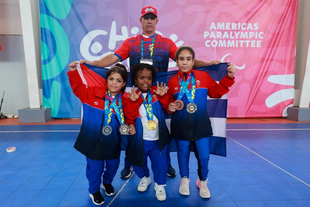 Parapesas give Cuba a world record and more medals in Chile