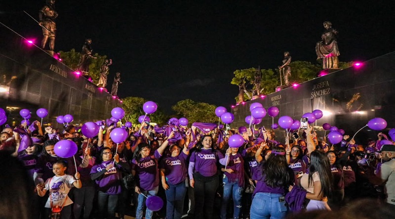 Paseo Las Heroínas lights up in support of the eradication of gender violence