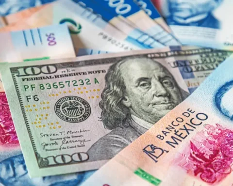 Peso advances marginally against the dollar in a session of few changes