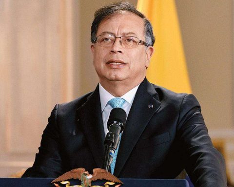 Petro describes Trump as a "barbarian" who wants to scare Latin America