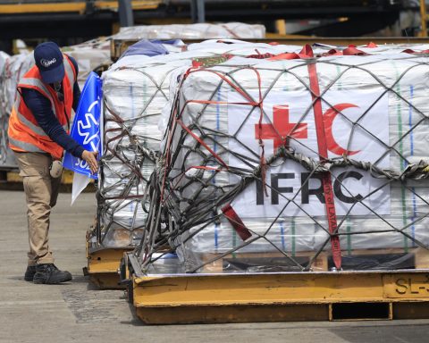 Plane arrives in Cuba with 20 tons of humanitarian aid from the Red Cross after Hurricane Melissa