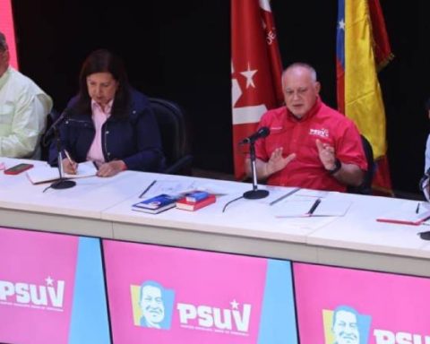 Popular assemblies will elect Bolivarian Base Committees on November 8, 9, 15 and 16