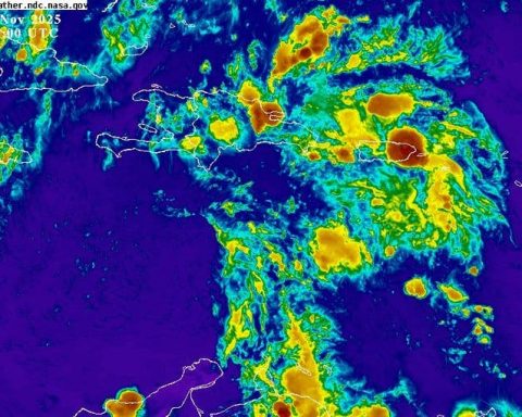 Población en alerta: continúan las precipitaciones por onda tropical y vaguada