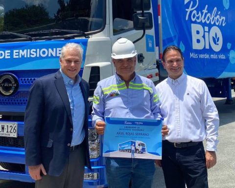 Postobón is recognized by EAFIT thanks to its sustainable mobility program