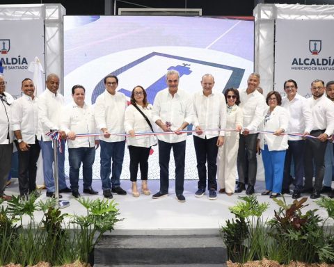 President Abinader delivers new educational, sports and cultural works in Santiago