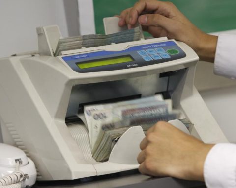 Private loans grew 6.1% in October